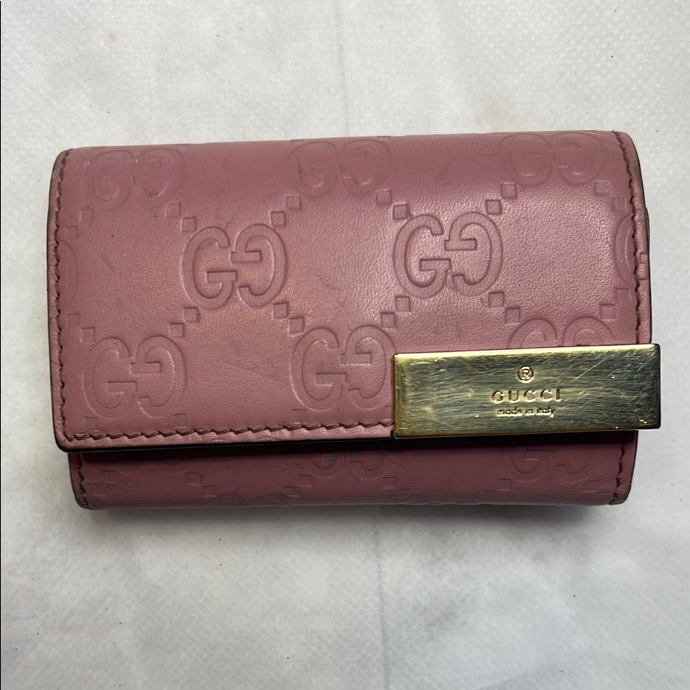GUCCI Dusty Rose Embossed KEY Wallet with Gold Closure